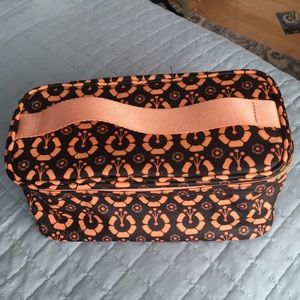 💰4/$16💰#16 Medium size makeup bag.